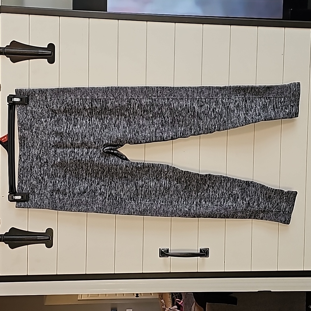 Mono B workout leggings